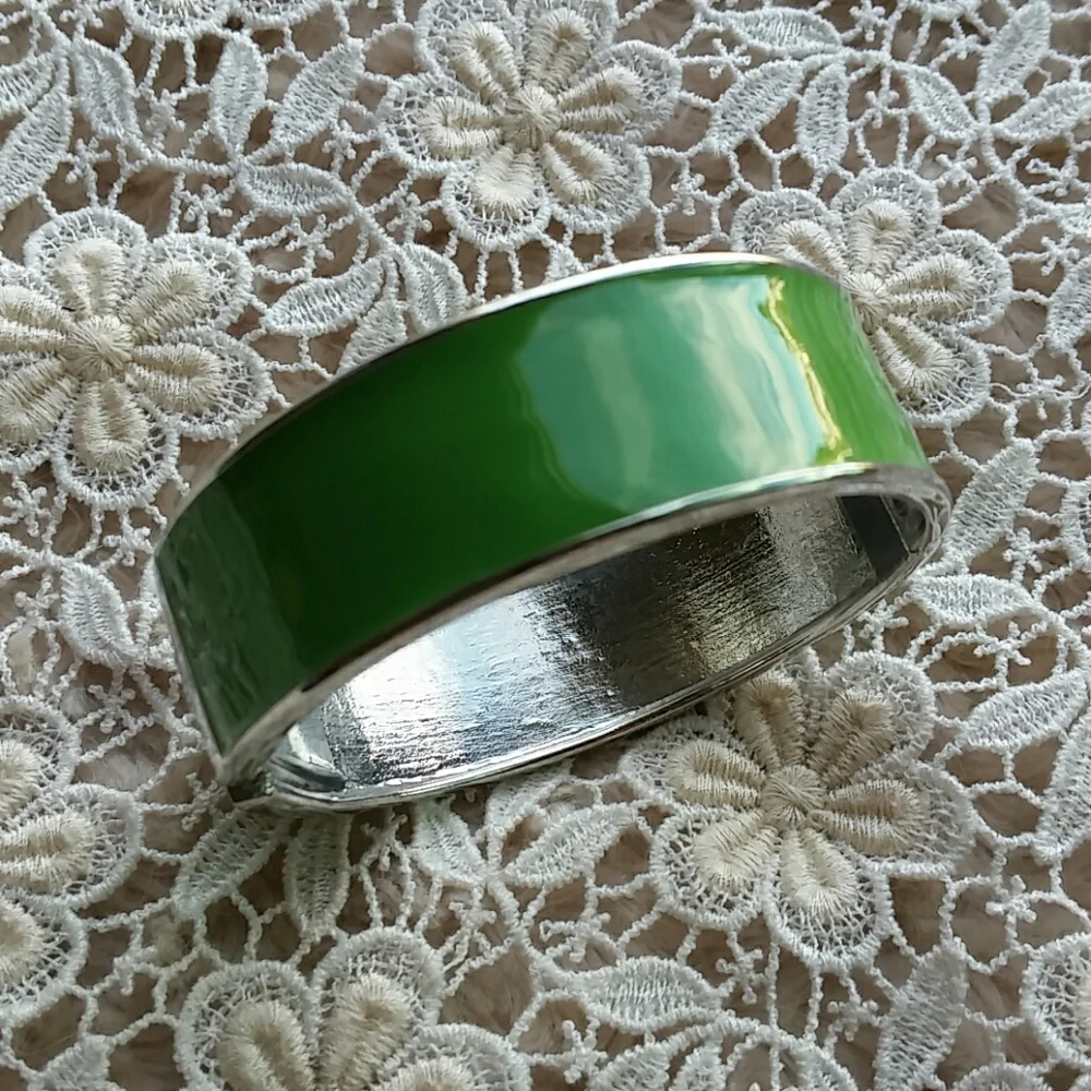 Green enameled silvertone bracelet